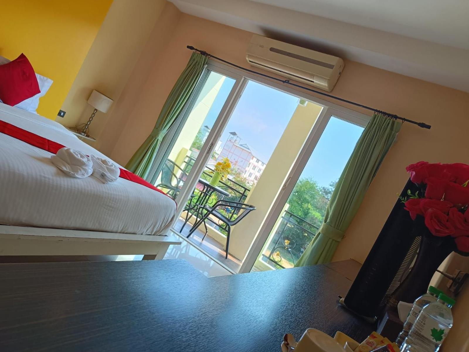 Aura Inn Rooms Pattaya Zewnętrze zdjęcie