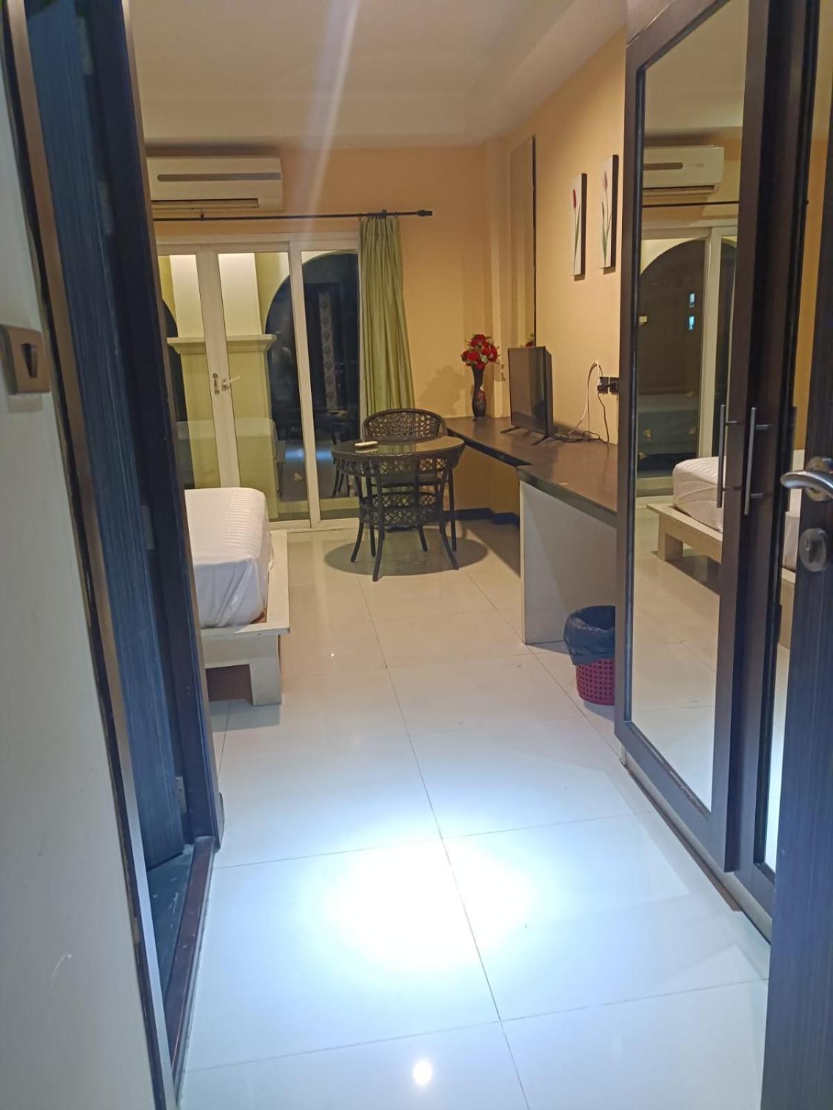 Aura Inn Rooms Pattaya Zewnętrze zdjęcie