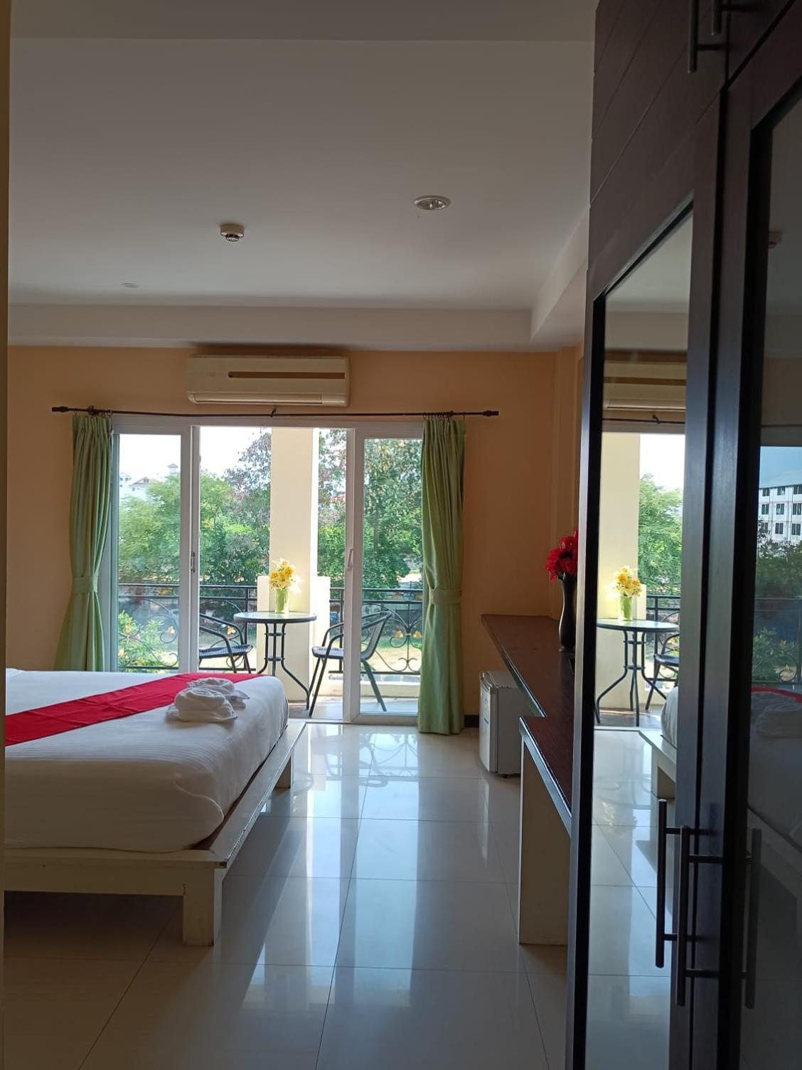 Aura Inn Rooms Pattaya Zewnętrze zdjęcie